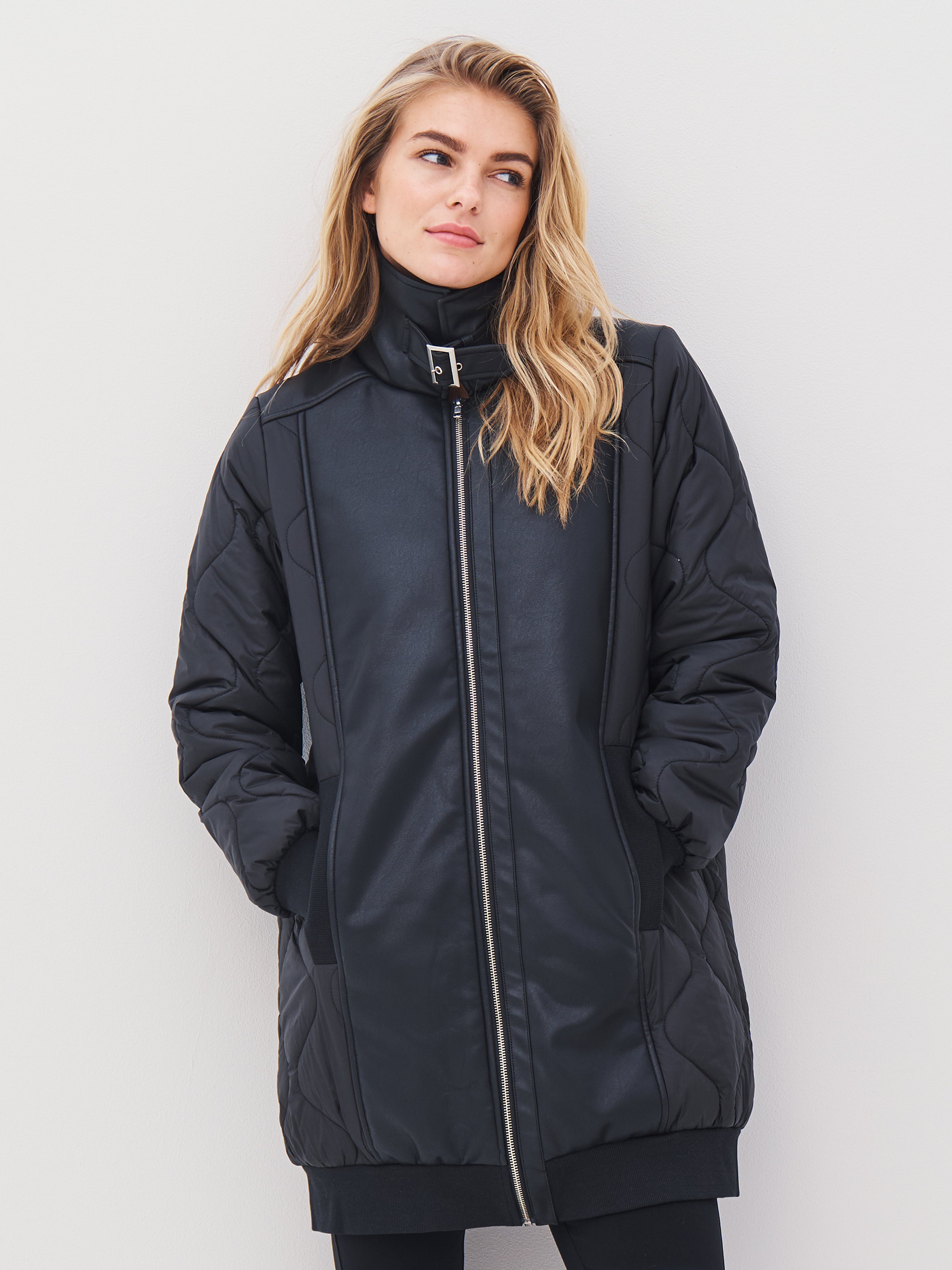 n-denmark-arisa-steppmantel-damen-schwarz image 1