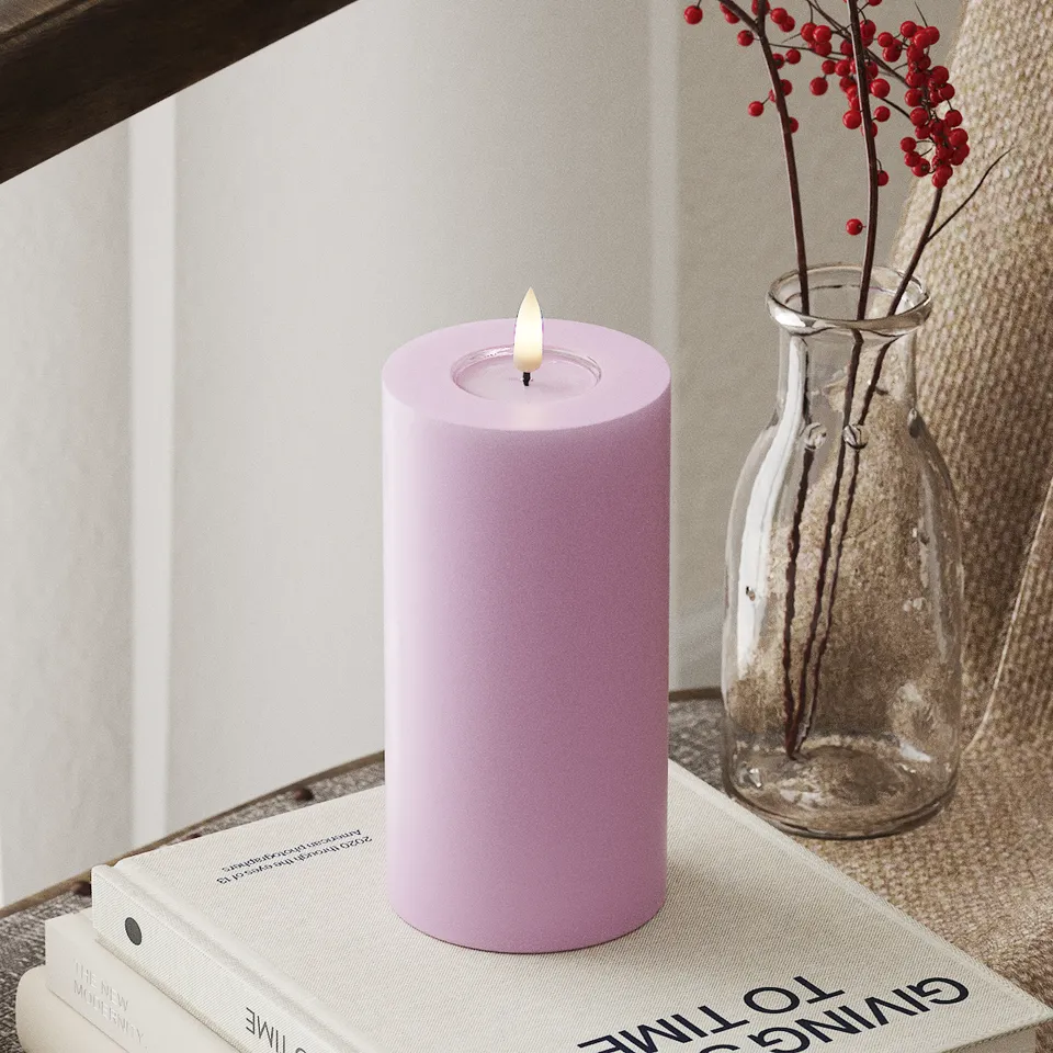 deluxe-homeart-blockkerzen-led-stumpenkerze-7-5x15-cm-lavendel image 1