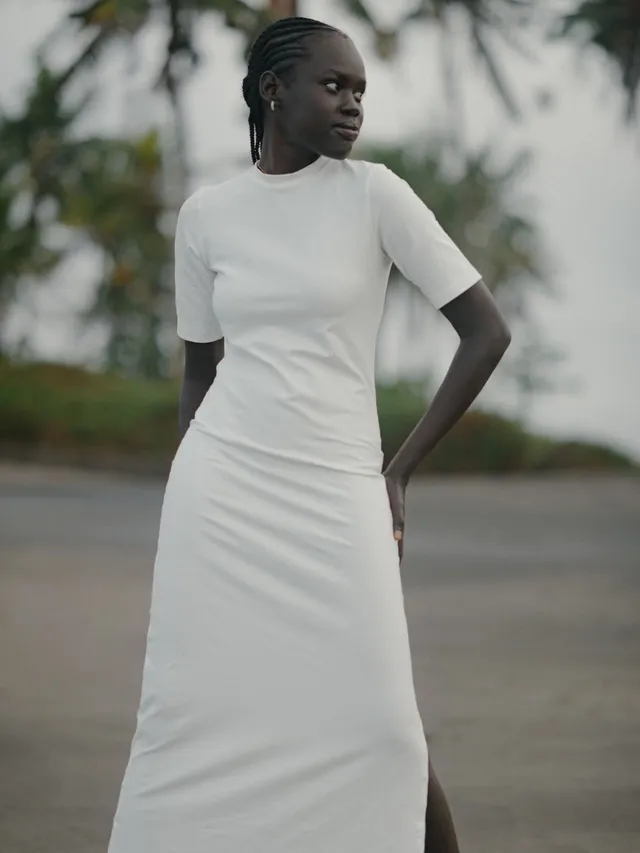 luciee-elbow-sleeve-bambus-kleid-elfenbein-figurbetont image 1