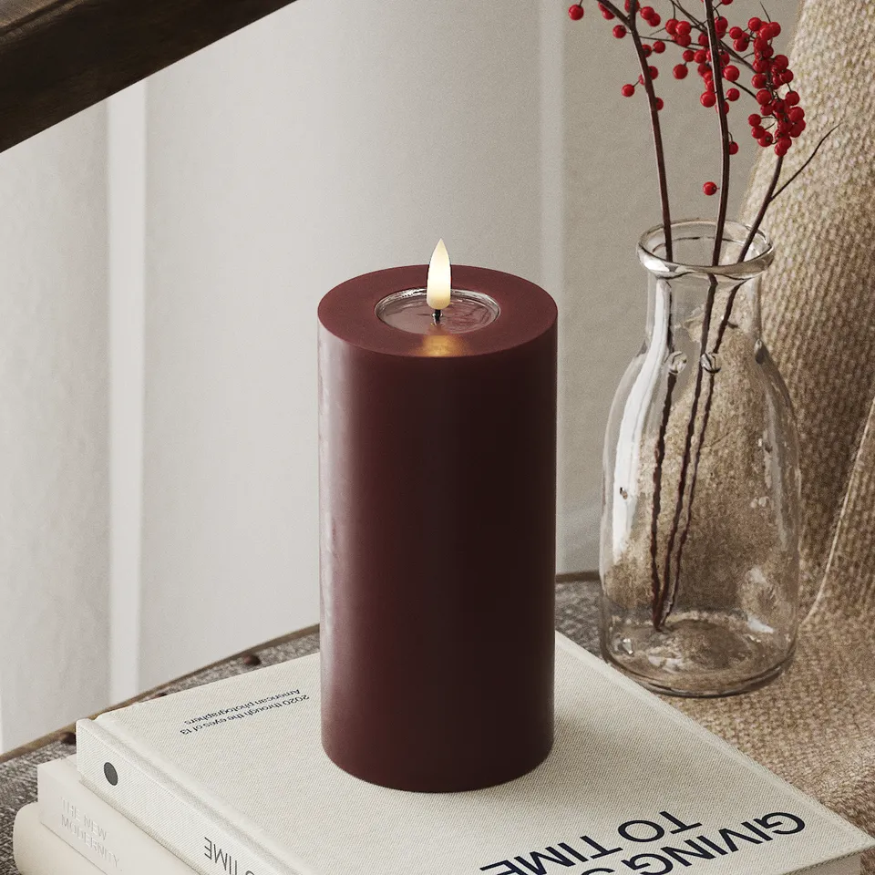 deluxe-homeart-blockkerzen-led-blockkerze-7-5x15-cm-burgunderrot-real-flame image 1
