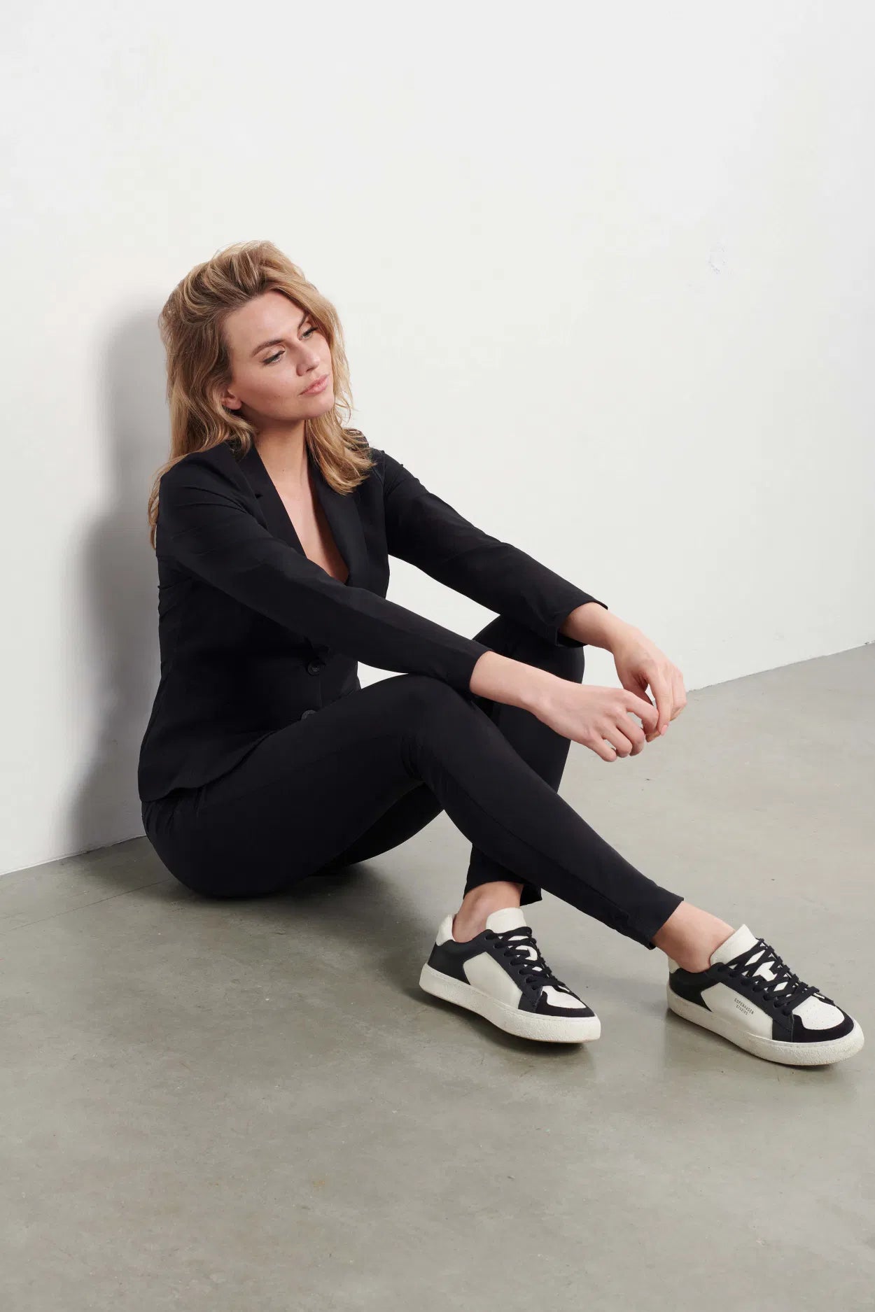 co-woman-phileine-travel-blazer-schwarz-s image 4