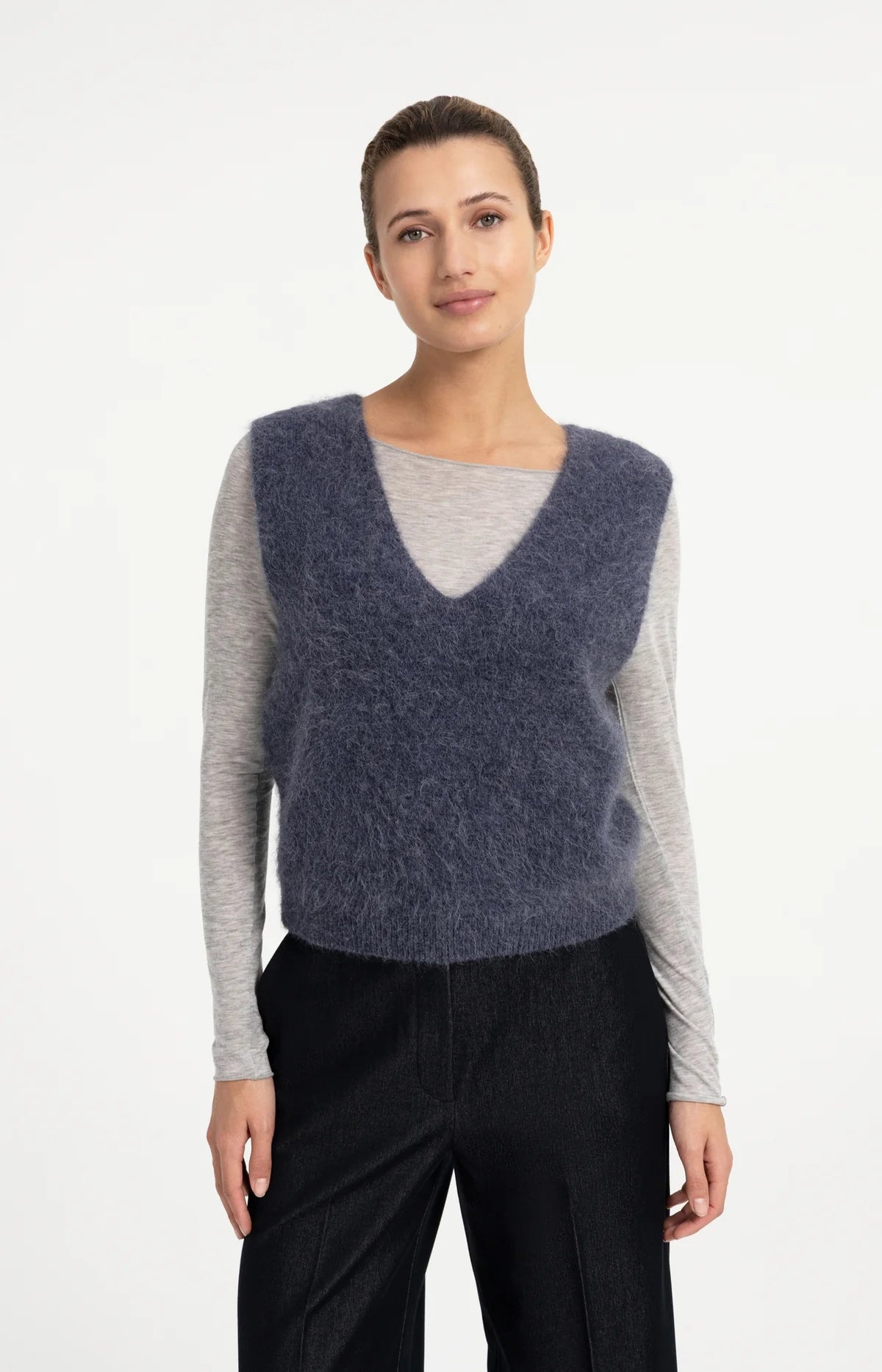 yaya-pullunder-v-ausschnitt-grau-melange-alpaka-wolle-damen image 2