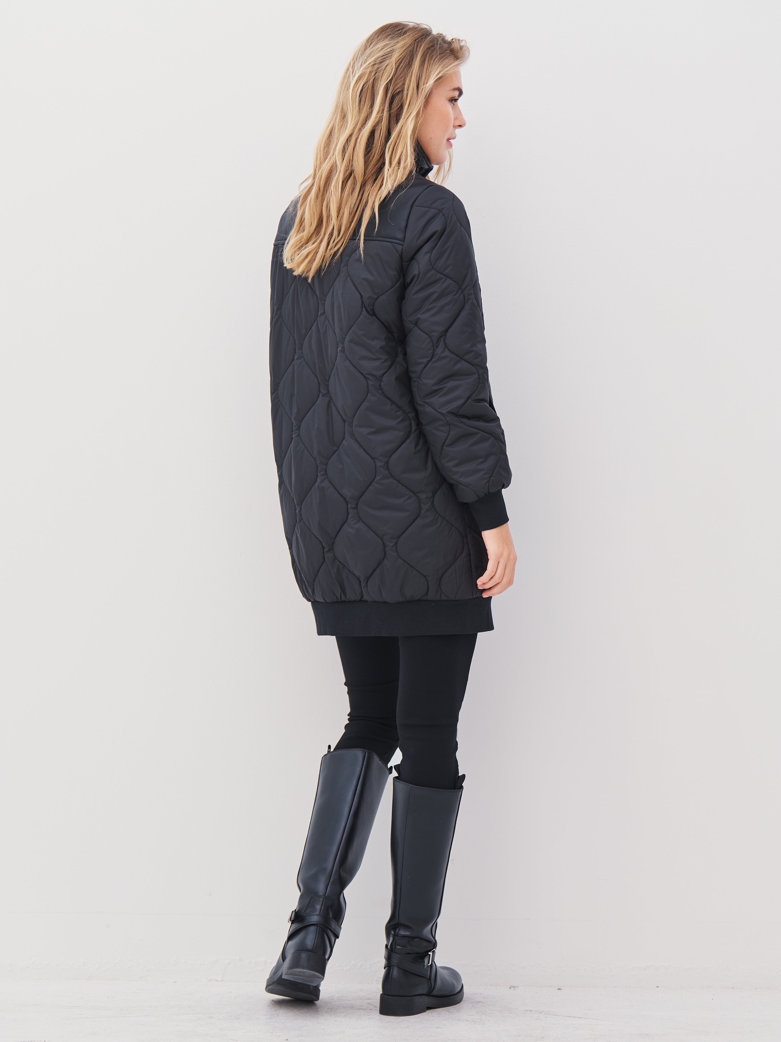 n-denmark-arisa-steppmantel-damen-schwarz image 4