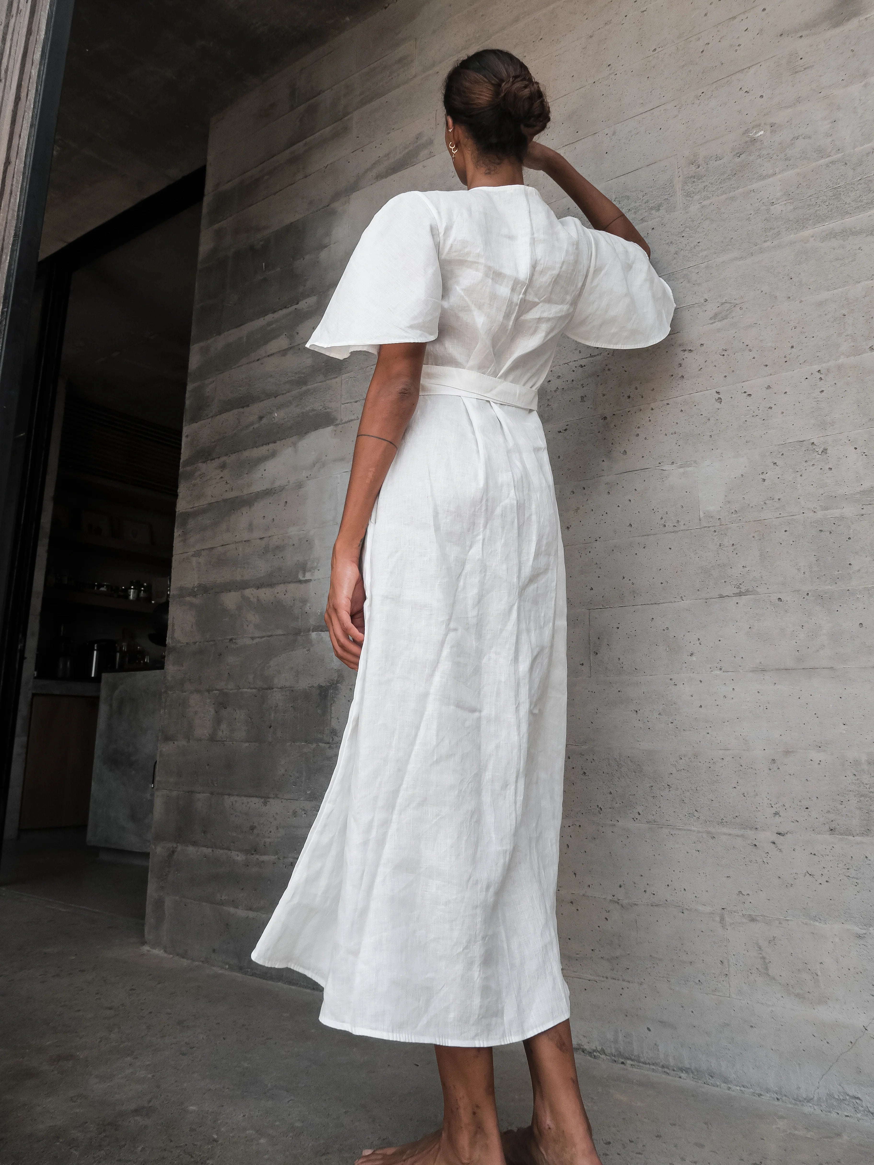 luciee-dhalia-wickelkleid-leinen-natur-tailliert image 8