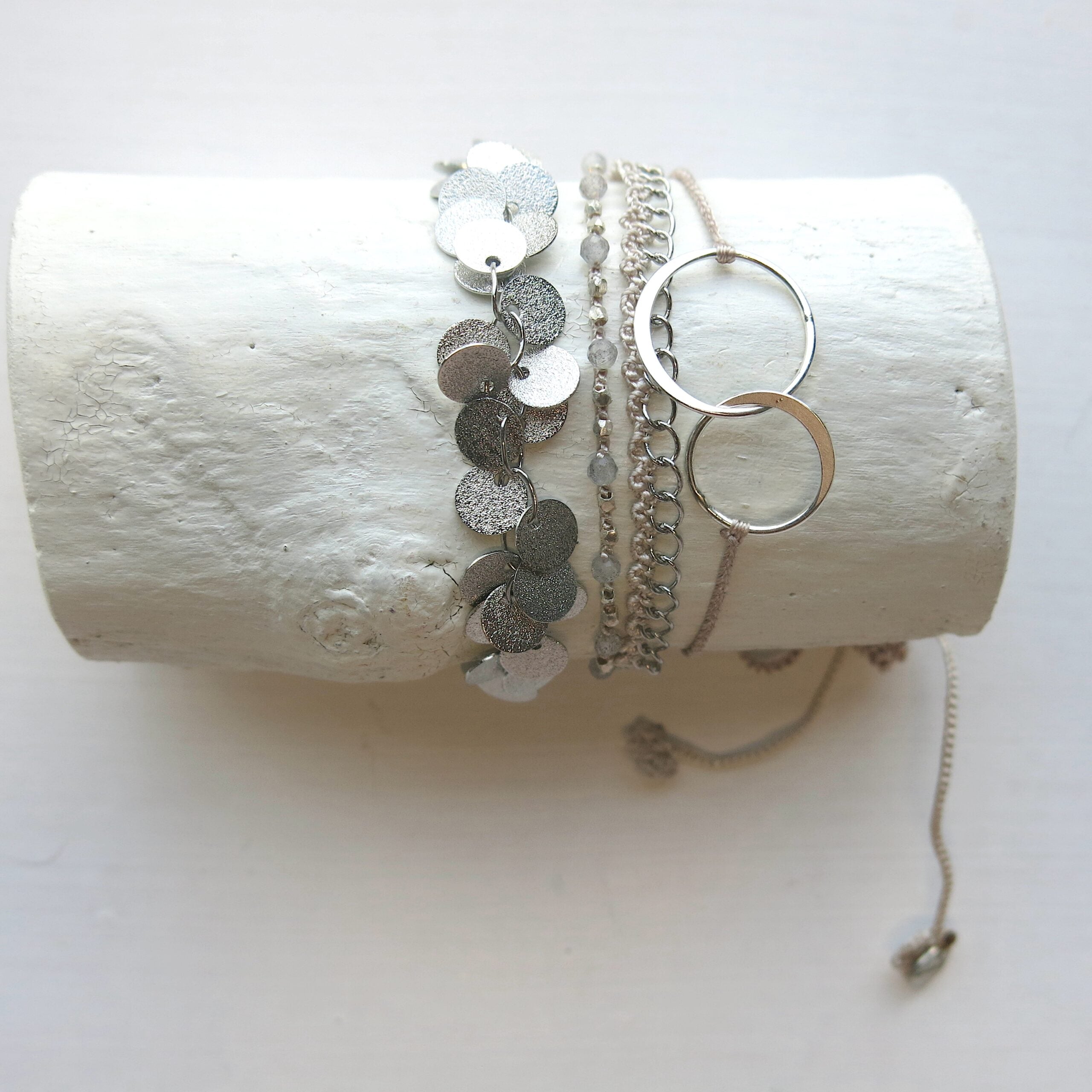 santurini-armband-silber-pailletten-verstellbar-boho image 2