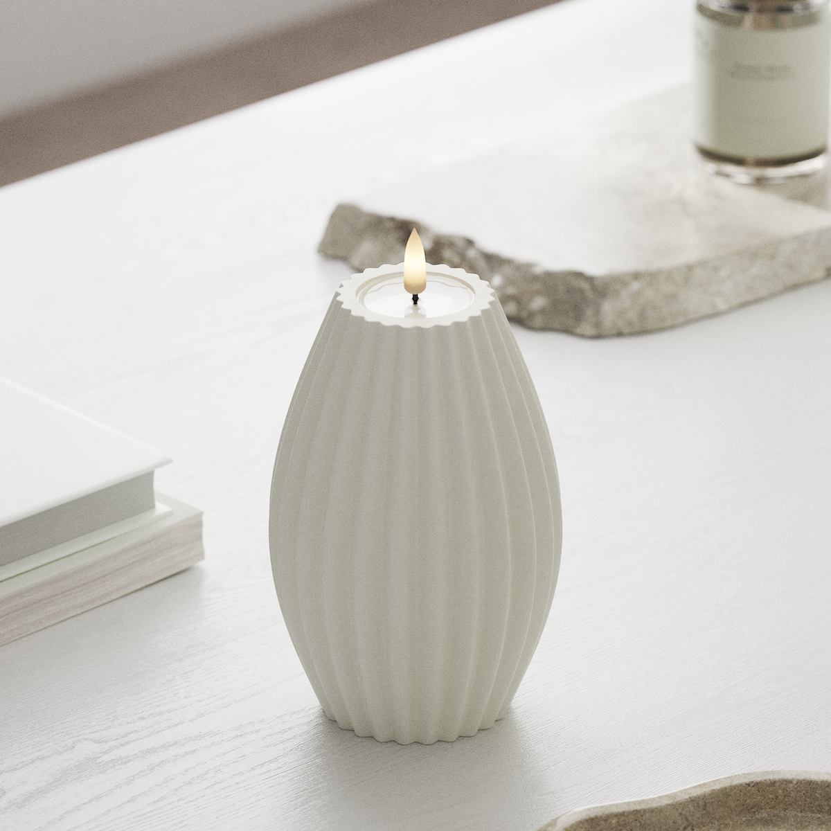 deluxe-homeart-rillenkerzen-led-kerze-10x15-cm-wei-real-flame image 3