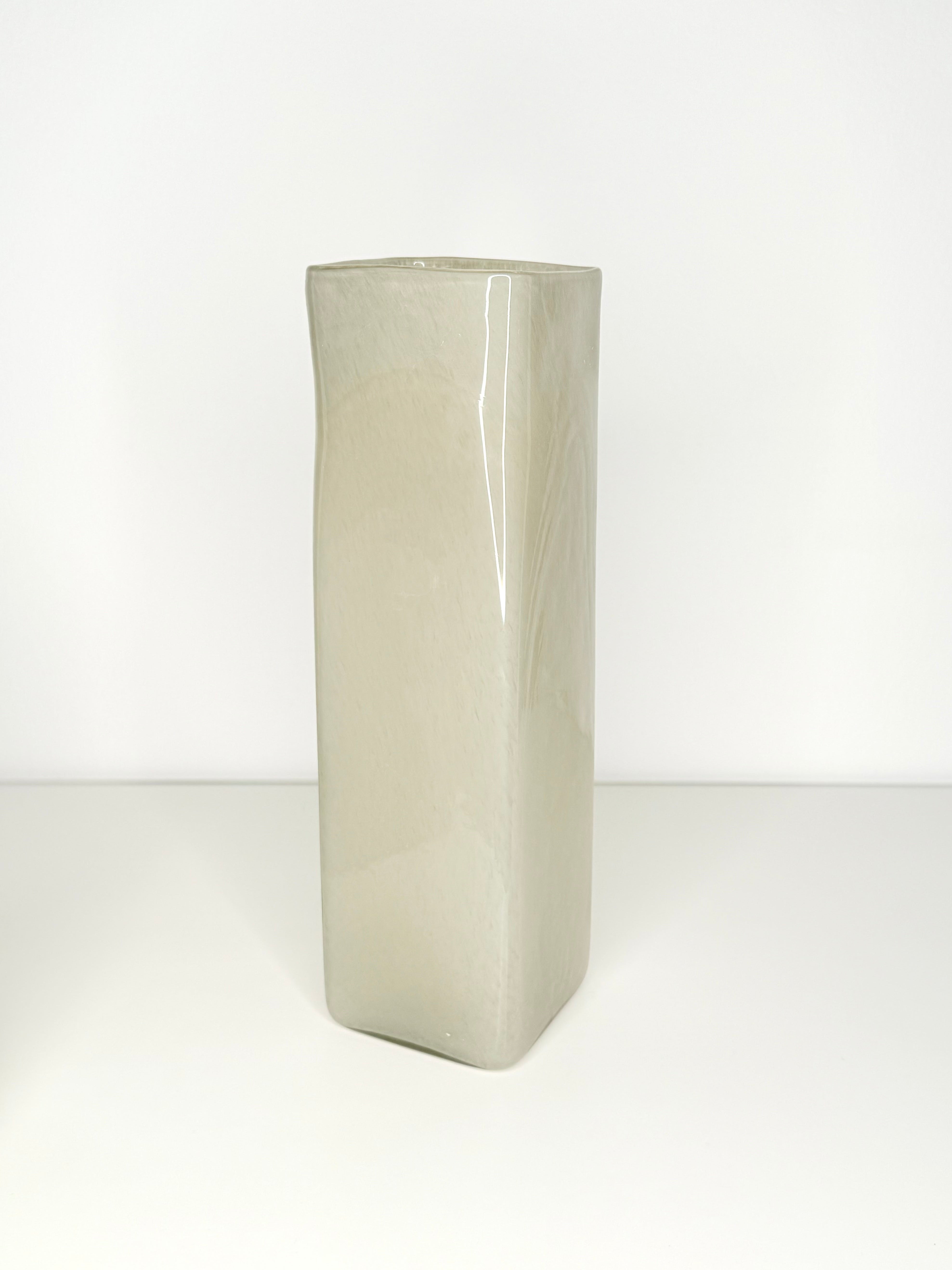 glasvase-sandgrau-35-cm-dickwandig-f-r-zweige image 2