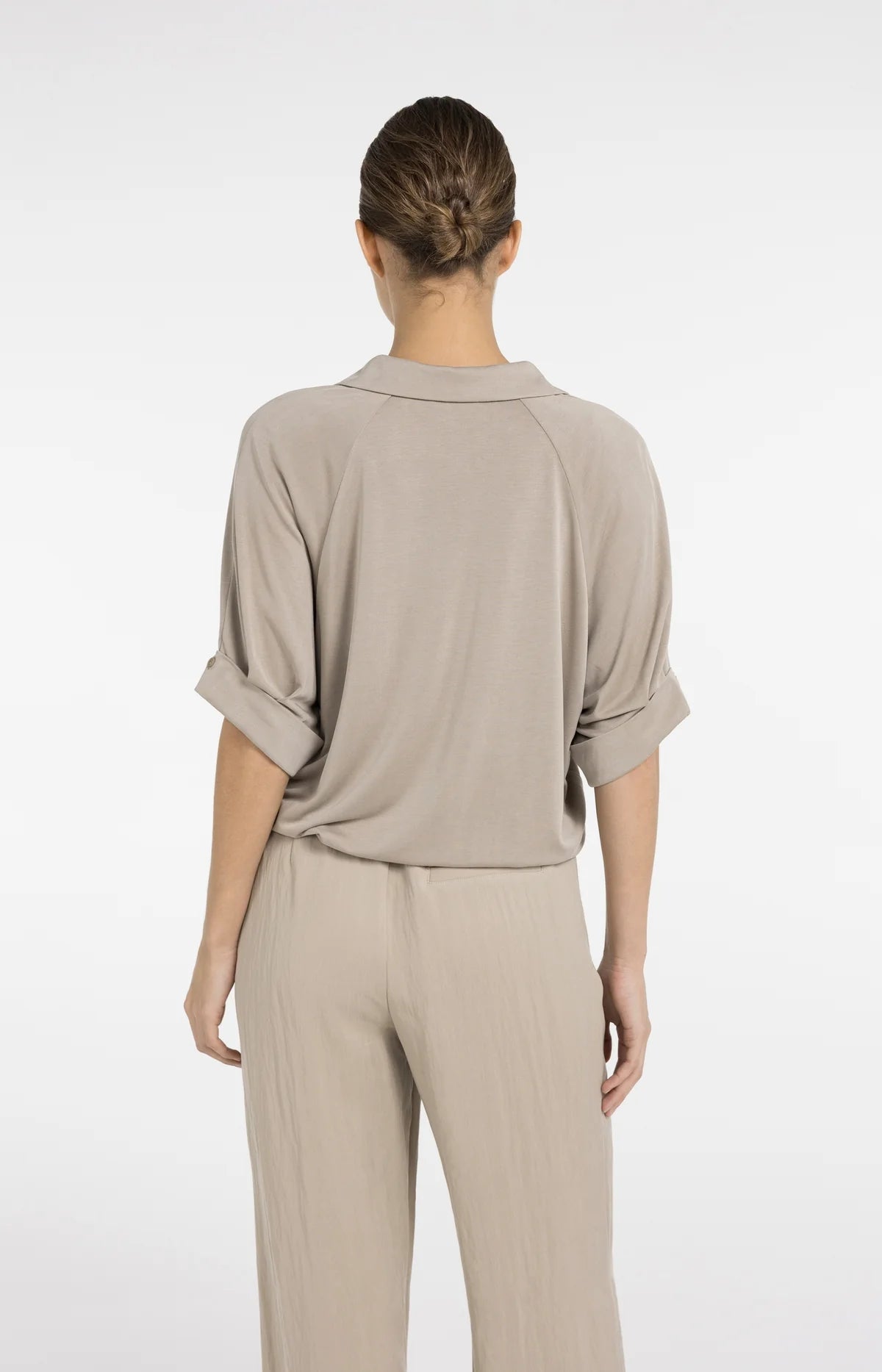 yaya-jersey-oberteil-zierfalten-v-ausschnitt-taupe image 5