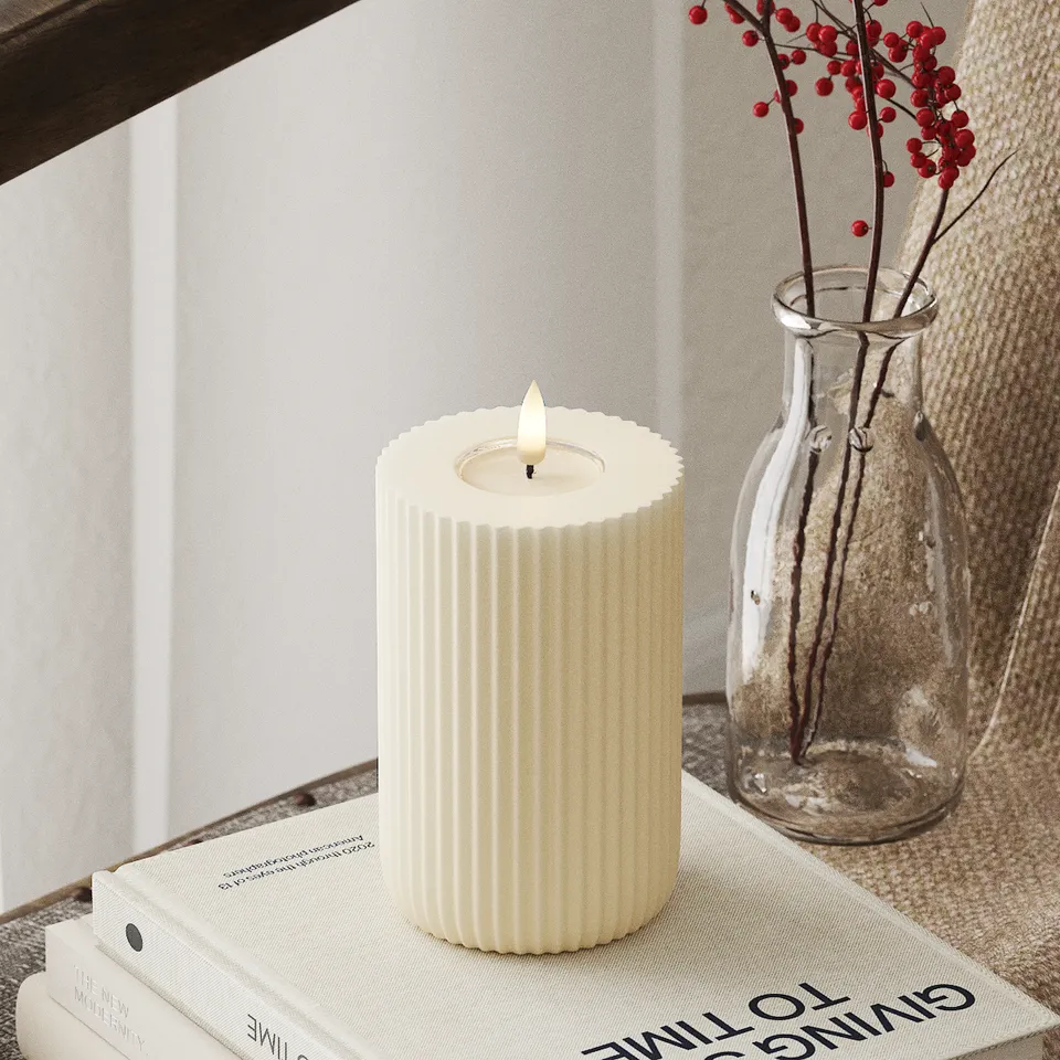 deluxe-homeart-solid-stripe-led-blockkerze-12-5-cm-creme image 1