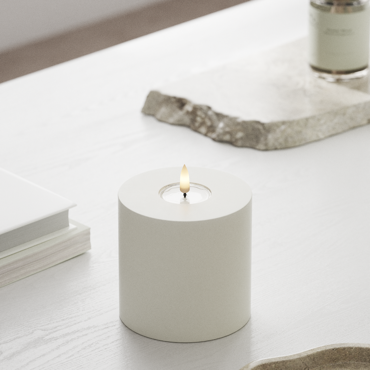 deluxe-homeart-blockkerzen-led-kerze-10x10cm-wei-real-flame image 3