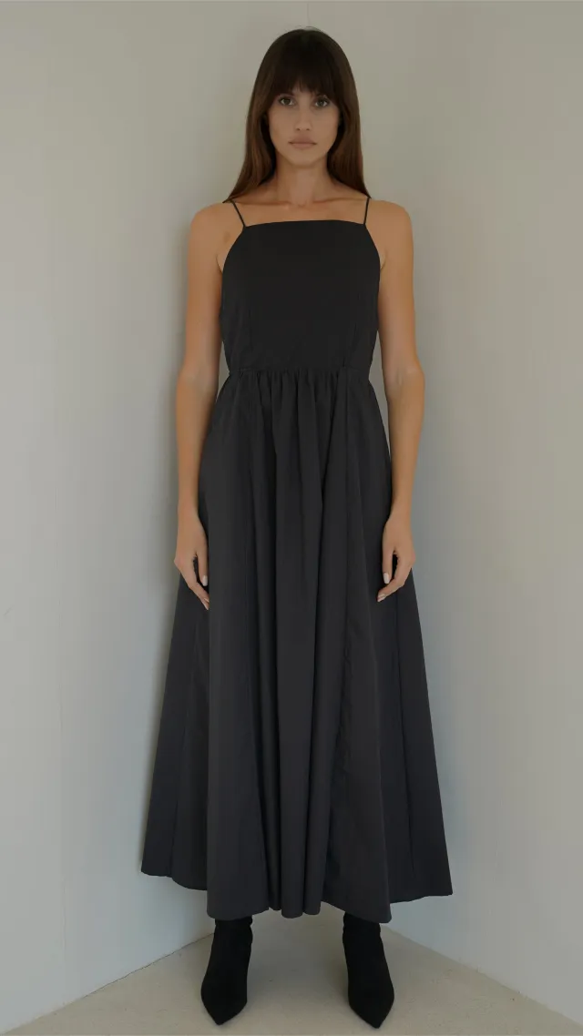 ein-st-ck-vom-gl-ck-calliope-midikleid-bio-baumwolle-schwarz image 1